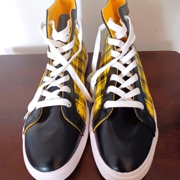 HARRY POTTER Men's High Top Sneakers, Size 11 - Picture 1 of 7